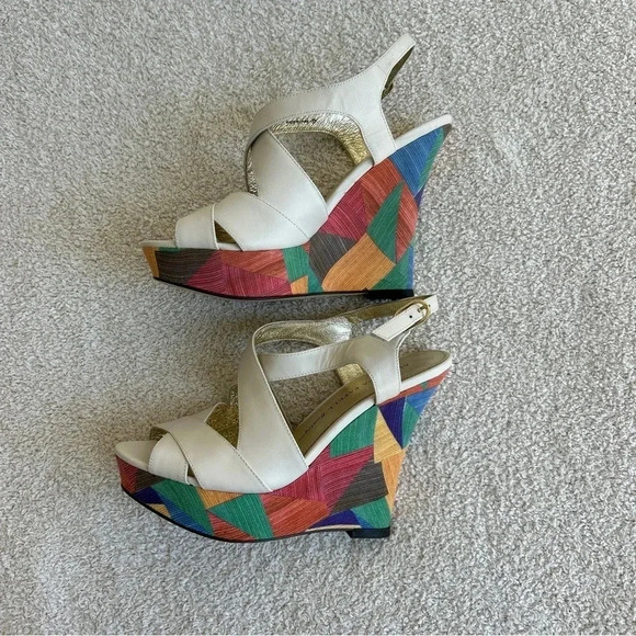 Adrianna Papell Boho Chic Colorful Geometric Print Cork Wedge Platform Sandals - Picture 1 of 9